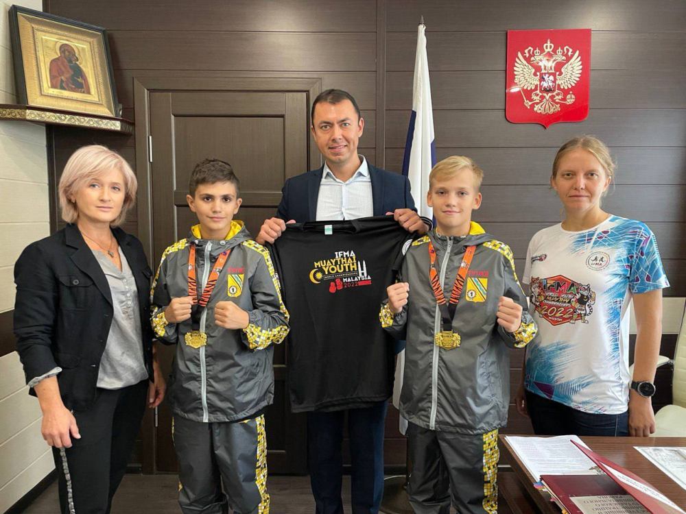 Глава района встретился с победителями Первенства мира по тайскому боксу