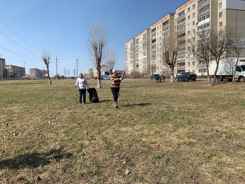 В Тутаевском районе дан старт проведению субботников!    Еще вчера первыми в борьбу за чистоту вступили жители левобережной части города, вышедшие на Кустодиевский бульвар