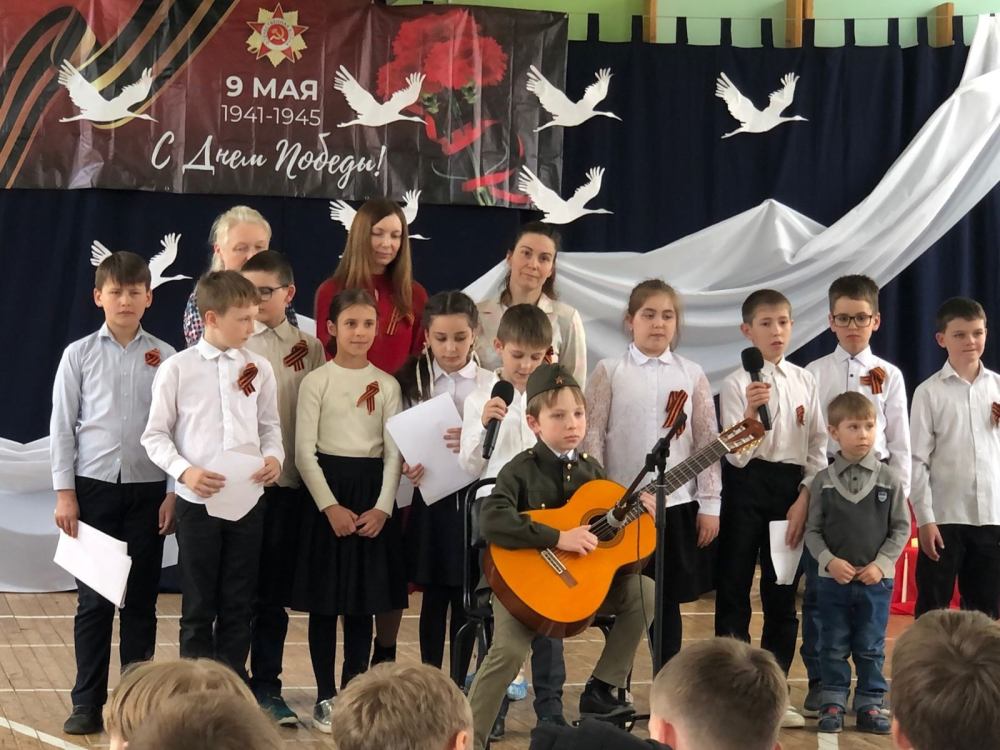 В Православной школе исполнили «Катюшу» и «Смуглянку»