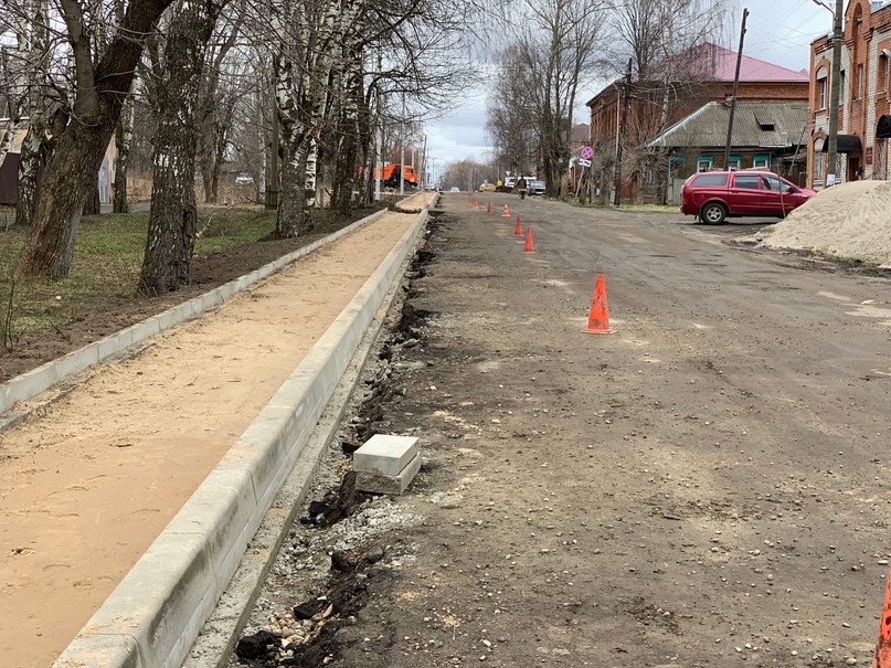 НА ЛЕВОМ БЕРЕГУ РЕМОНТИРУЮТ УЛИЦУ ПАНИНА