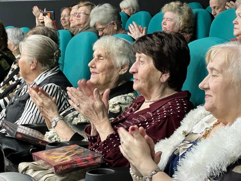 Поздравили с Новым годом Совет ветеранов