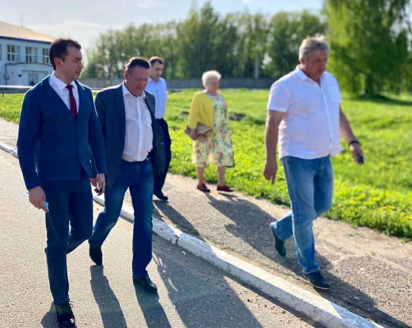 Глава района Дмитрий Юнусов провел встречу с сотрудниками нефтемаслозавода имени Менделеева в Константиновском