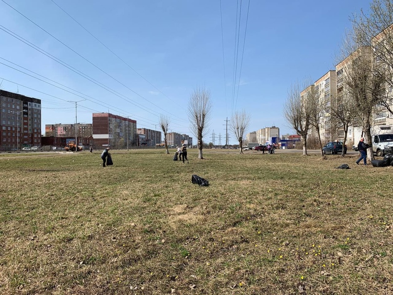В Тутаевском районе дан старт проведению субботников!    Еще вчера первыми в борьбу за чистоту вступили жители левобережной части города, вышедшие на Кустодиевский бульвар