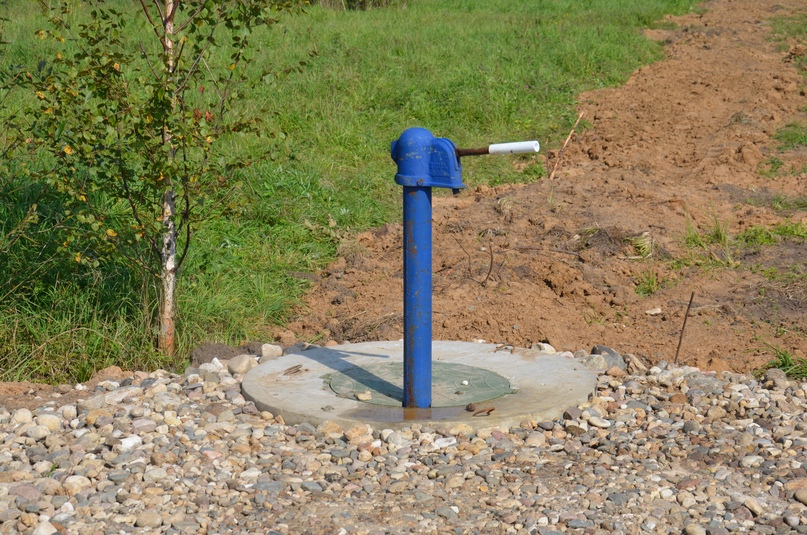 В этом году городским коммунальным службам удалось не только приступить к плановым ремонтам городских сетей, но и начать работы по строительству новых ветвей водопровода в левобережье Тутаева