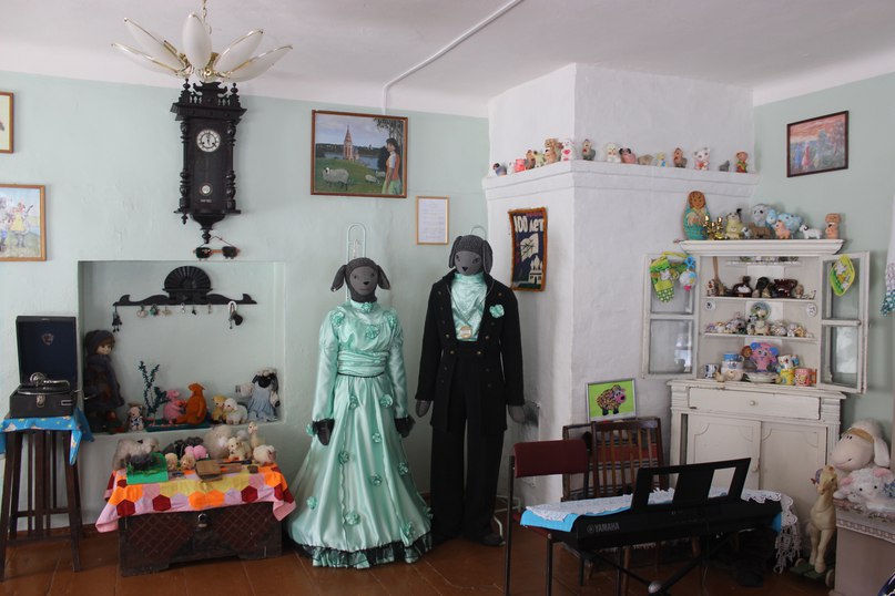 14 марта, в День православной книги, на левом берегу Волги, в исторической романовской стороне города, отмечается значимая культурно-духовная дата — юбилей отдела духовно-нравственной литературы «Светоч»