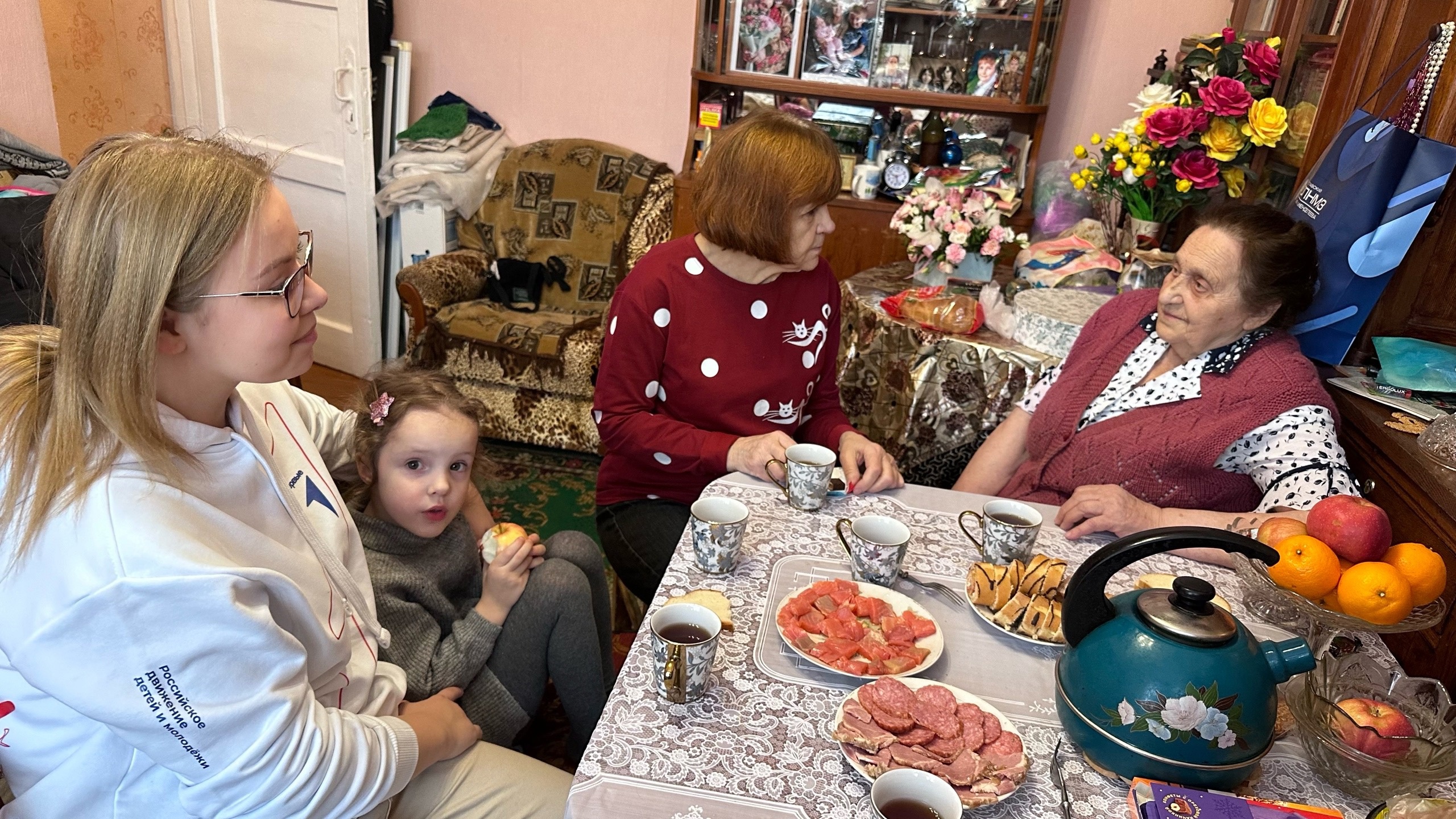 В Константиновском поздравили Людмилу Львовну Васильеву
