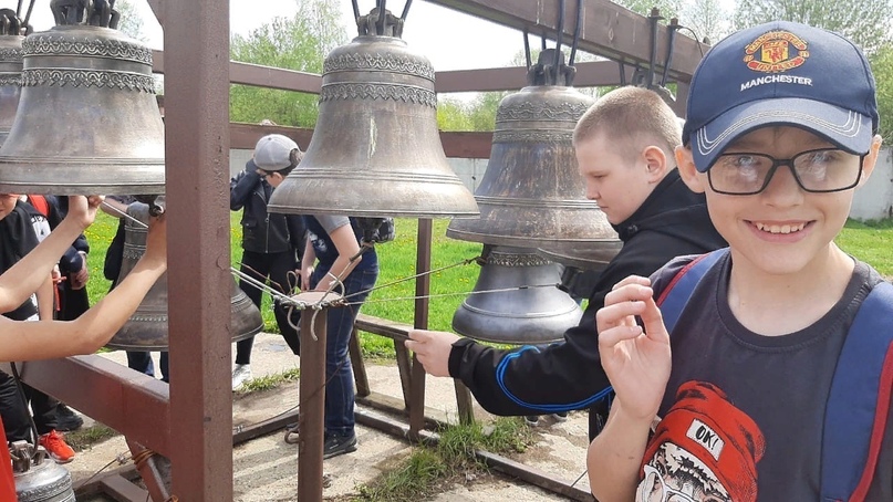 В преддверии недели предпринимательства Тутаевский колокололитейный завод Николая Шувалова посетила группа учеников лицея 1 г