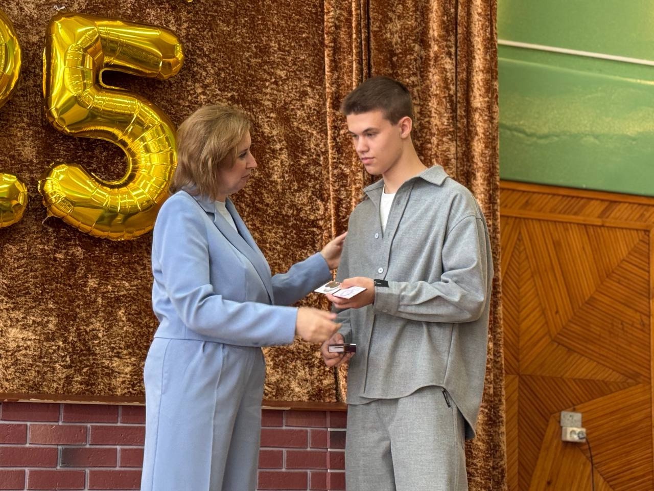Яркий выпускной в первом лицее