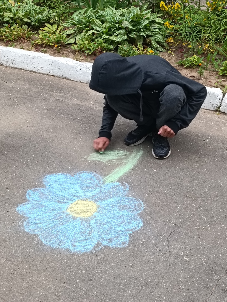 Фото 7 Рисую на асфальте.jpeg